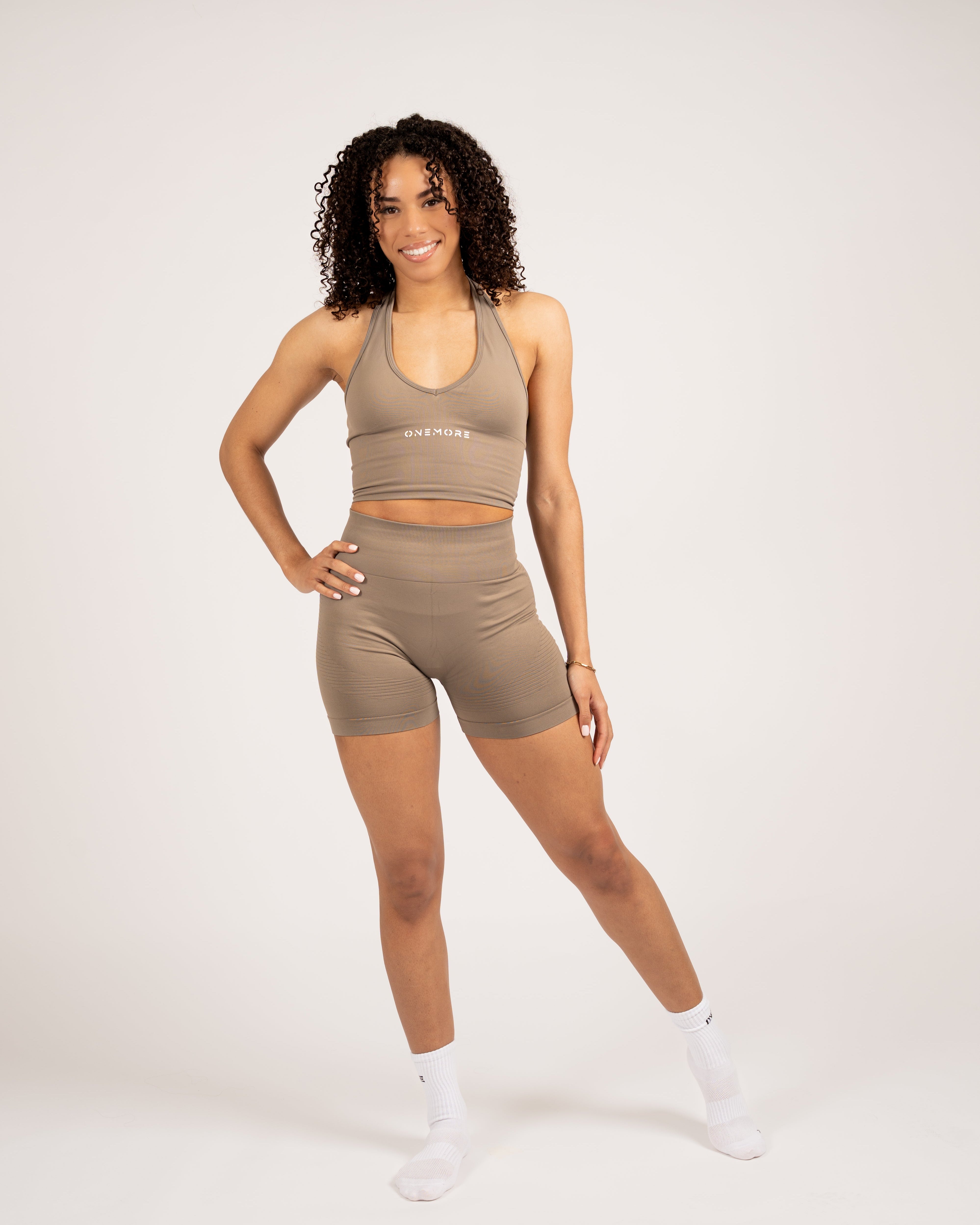 Serenity - Seamless Scrunch Short Calm Sand